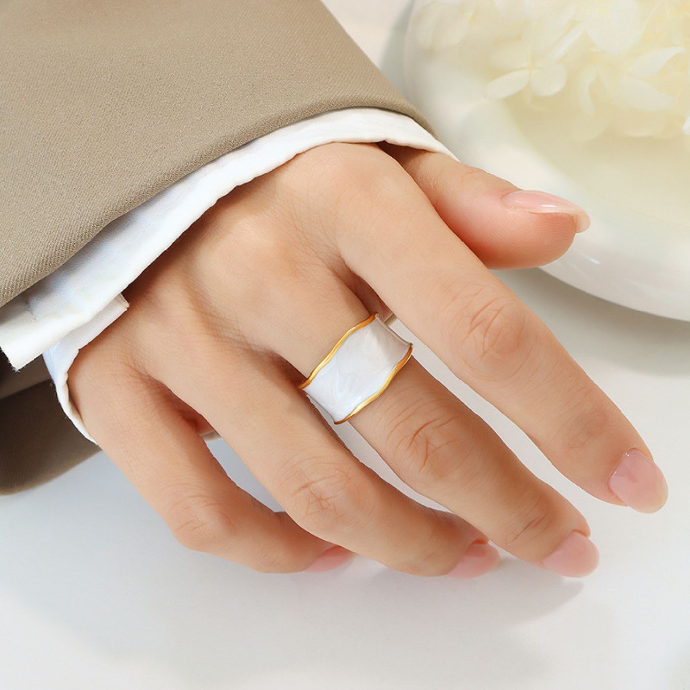 Bague Ouverte en Émail Uni