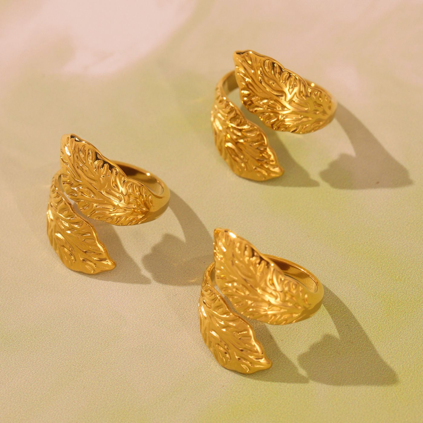 Bague Ouverte Feuille Géométrique Dorée